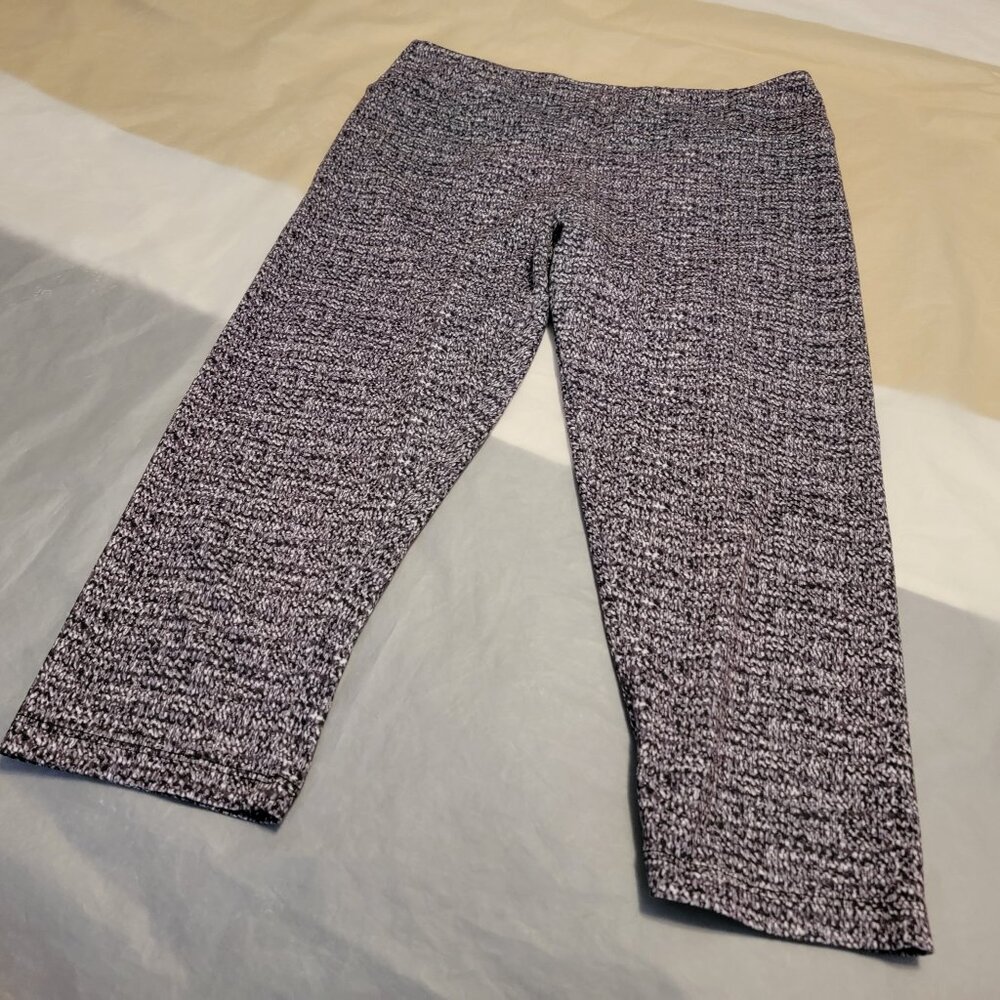 Activewear Leggings Gray White Crop Medium